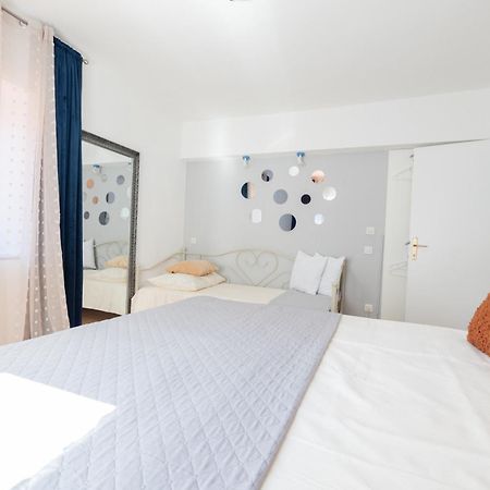 Guesthouse Rebecca Макарска Екстериор снимка