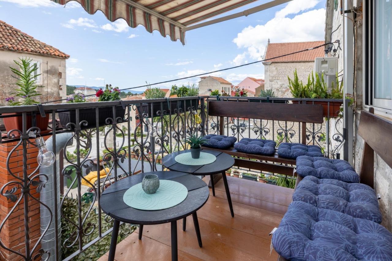 Guesthouse Rebecca Макарска Екстериор снимка