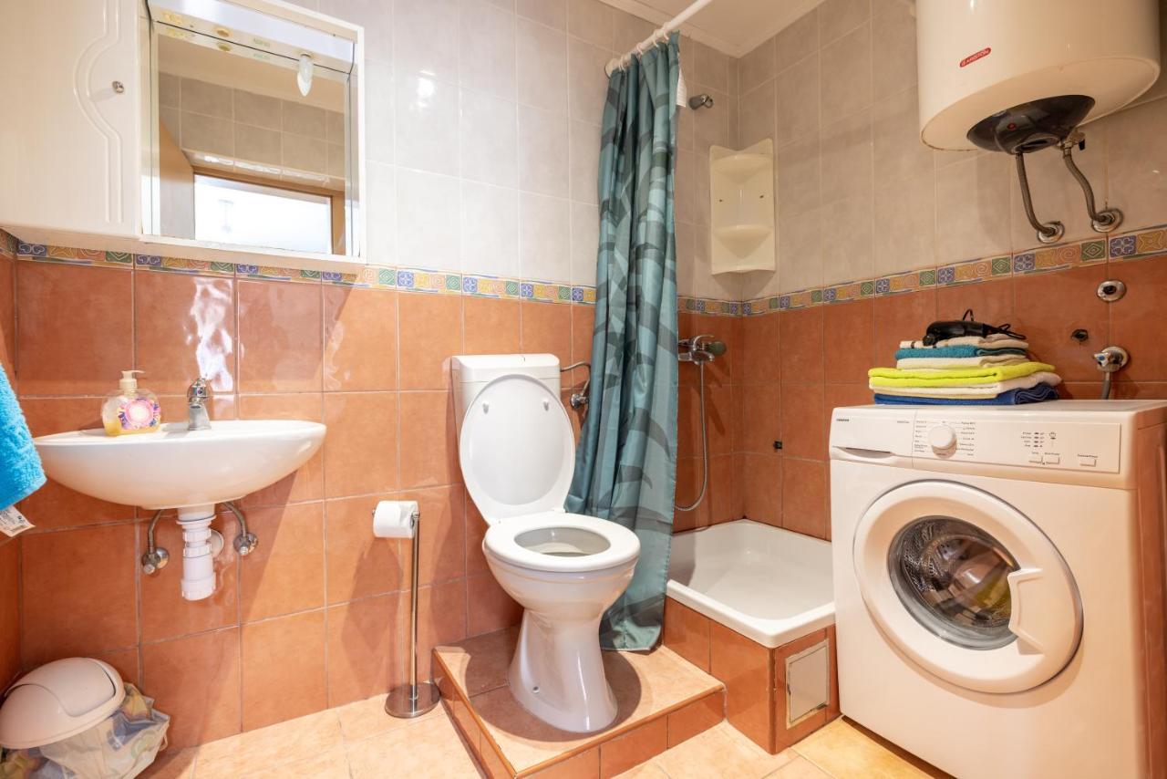 Guesthouse Rebecca Макарска Екстериор снимка