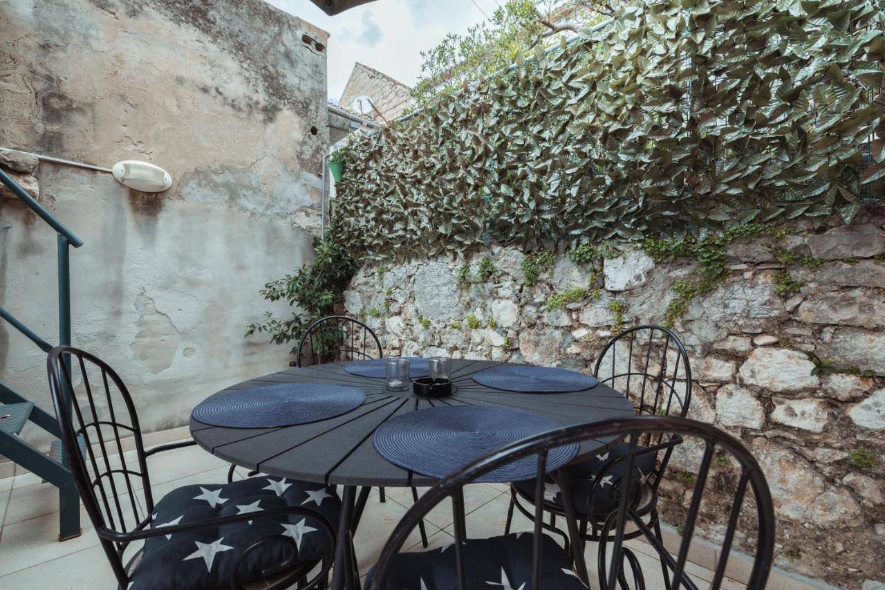 Guesthouse Rebecca Макарска Екстериор снимка