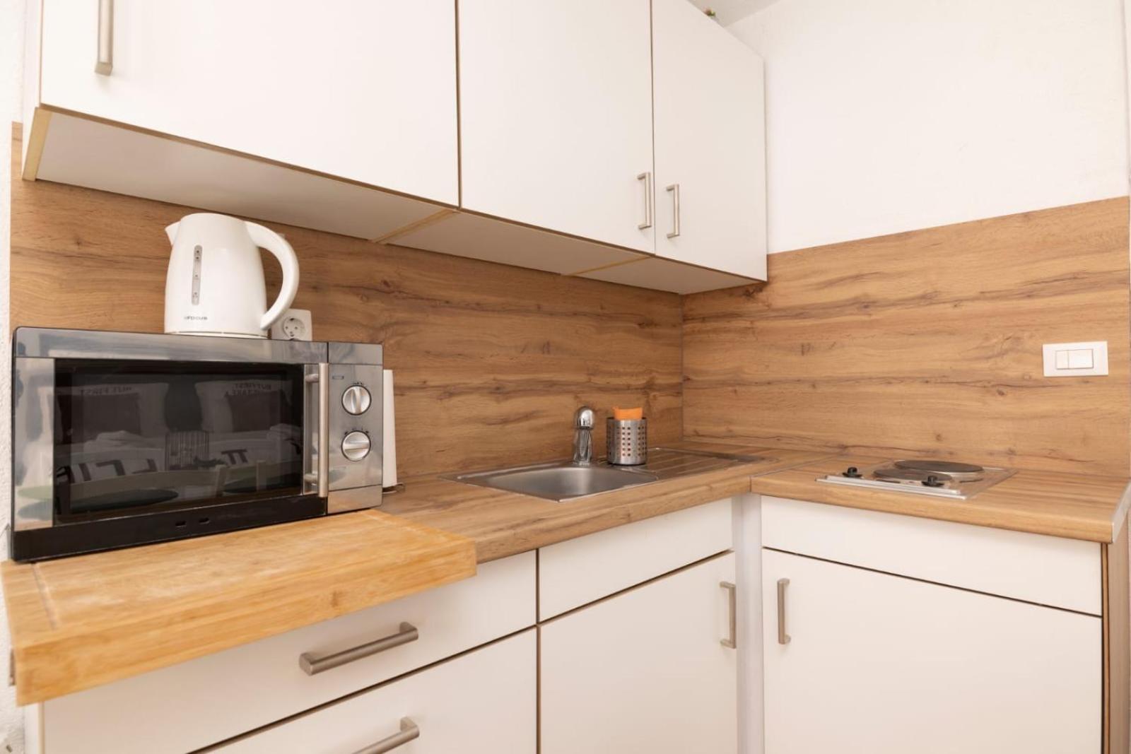 Guesthouse Rebecca Макарска Екстериор снимка