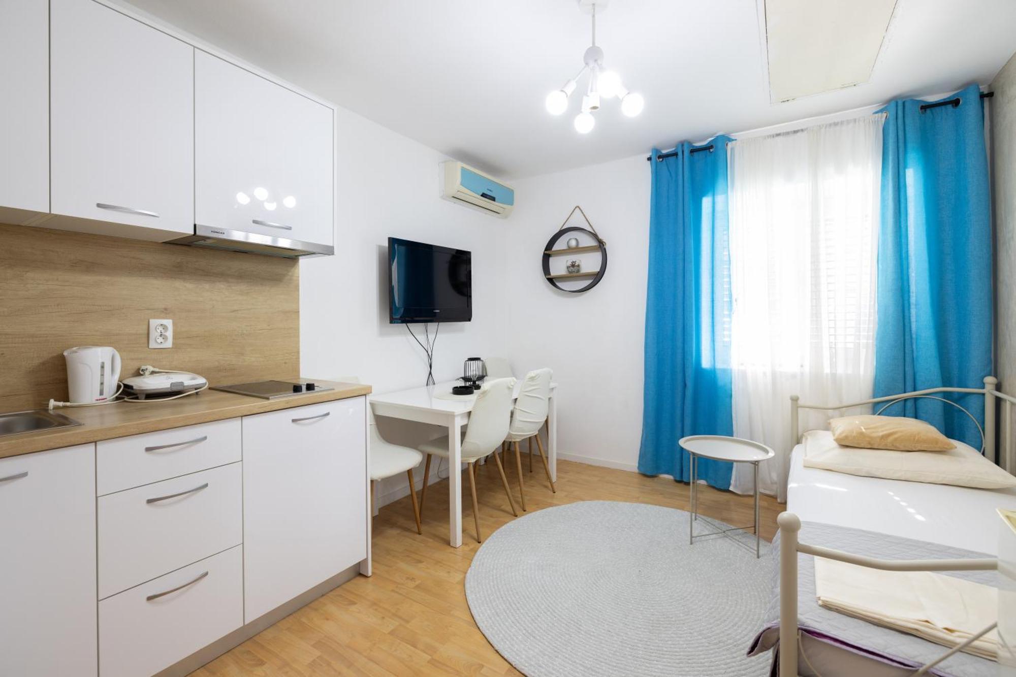 Guesthouse Rebecca Макарска Екстериор снимка