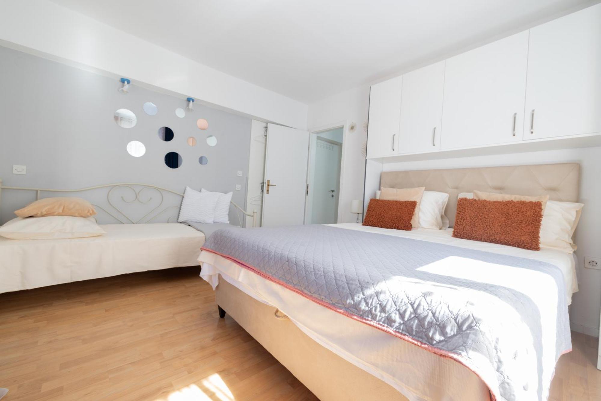 Guesthouse Rebecca Макарска Екстериор снимка