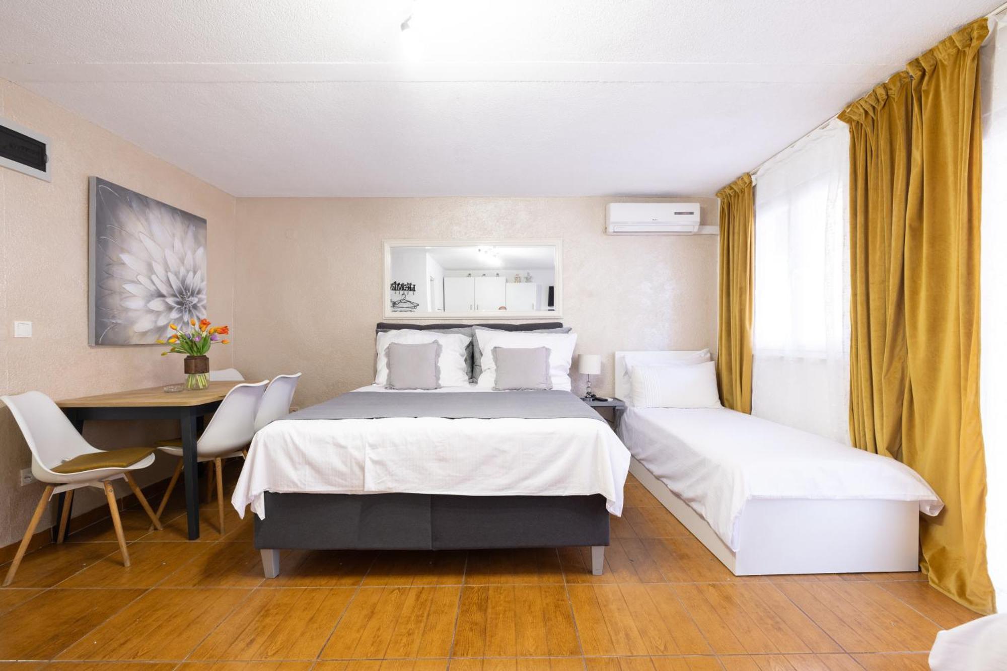 Guesthouse Rebecca Макарска Екстериор снимка
